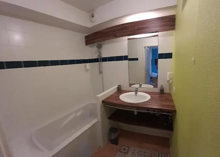 De L'isard Bleu, Dans De Tourisme 3 Etoiles アパート